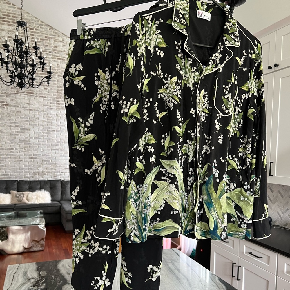 Red Valentino Silk Lily Flower Pajama Set. IT44, M